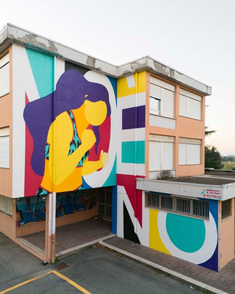 Street Art contro la violenza di genere: due scuole di Acilia in prima linea